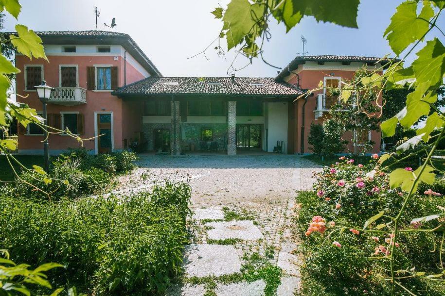In Viridi Bed and Breakfast Cuneo Exteriör bild